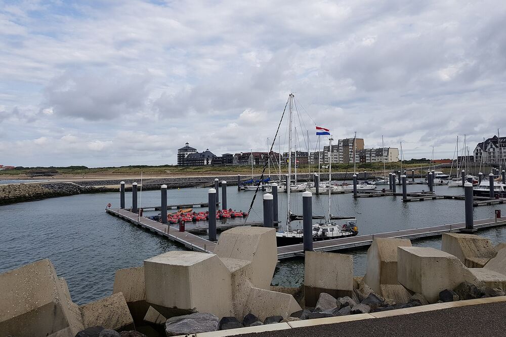 Zeiljachten in de jachthaven van Cadzand